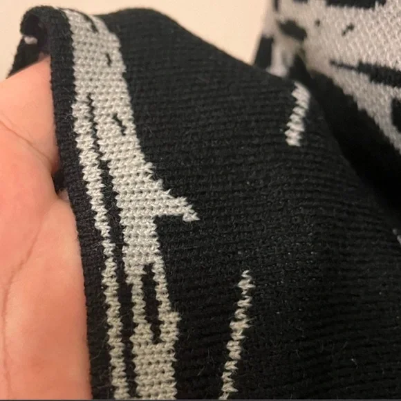 Gave Kaden Xmas -  L BARB WIRE punk crew unisex sweater NEW NWT mens goth inked - Picture 2 of 9